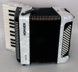 Аккордеон Hohner BRAVO II 60 White (белый)