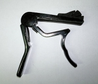 Каподастр для классической гитары Alice A007D (с держателем для медиатором)