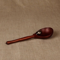 Ложка деревянная с металлическим бубенцом, мастерская Сереброва №1 (MS-T2-LZ-02)